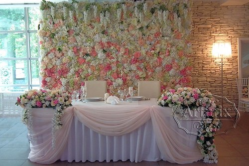Свадебный президиум из цветов