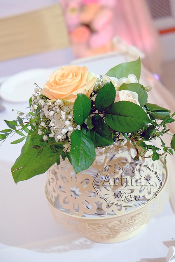 Букетик с розой и хризантенами "Подарок Любви" от жениха и невесты