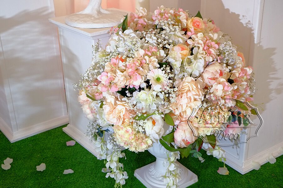 Цветы, предназначенные для свадебного торжества