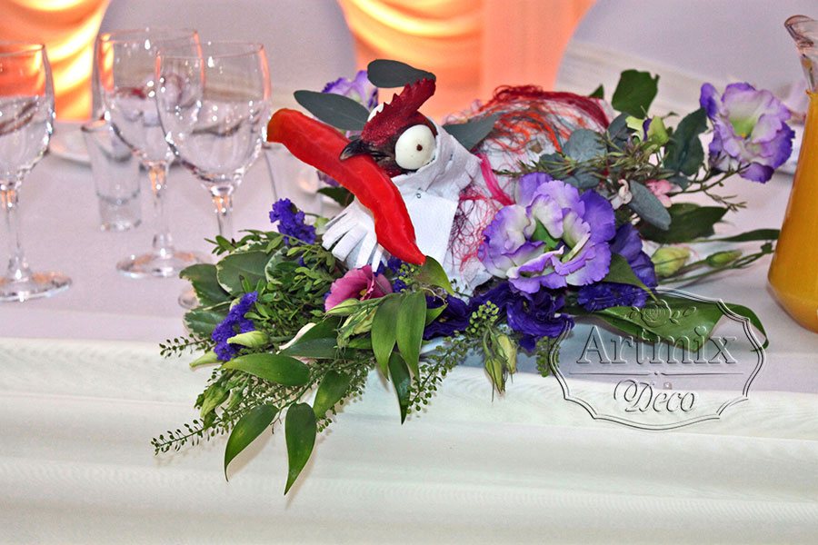 Украшение для стола молодоженов на свадьбе с национальными традициями