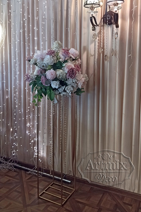 Цветы в оформлении свадебного зала