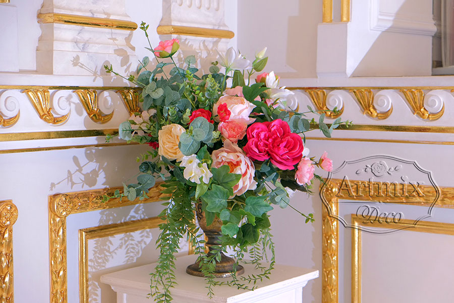 Цветы в украшении свадебного зала