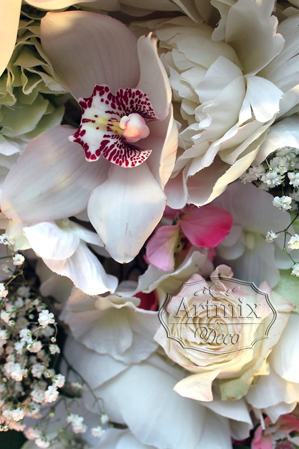 Цветы текстильные и живые на свадебном торжестве