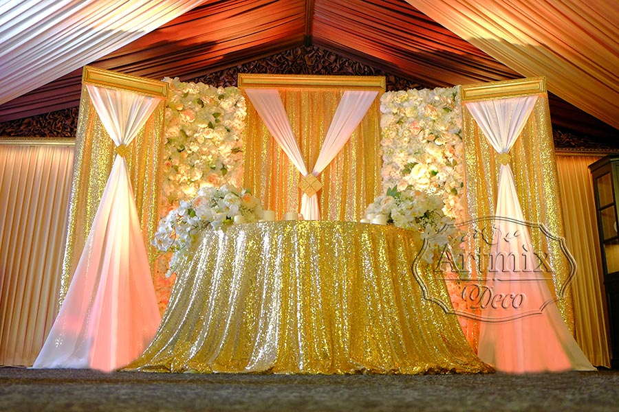Оформление свадебного президиума в золотом стиле
