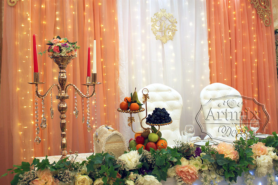 Канделябры на столе жениха и невесты