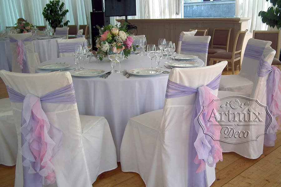 Оформление стульев в цвете свадебного декора