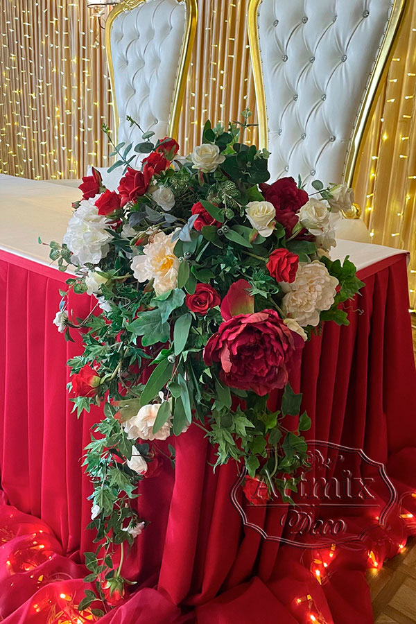 Свадебное оформление зала в бордовом цвете