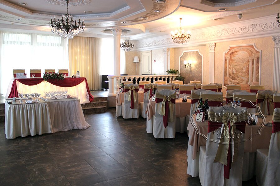 Оформление зала на свадьбу в ресторане Салтан