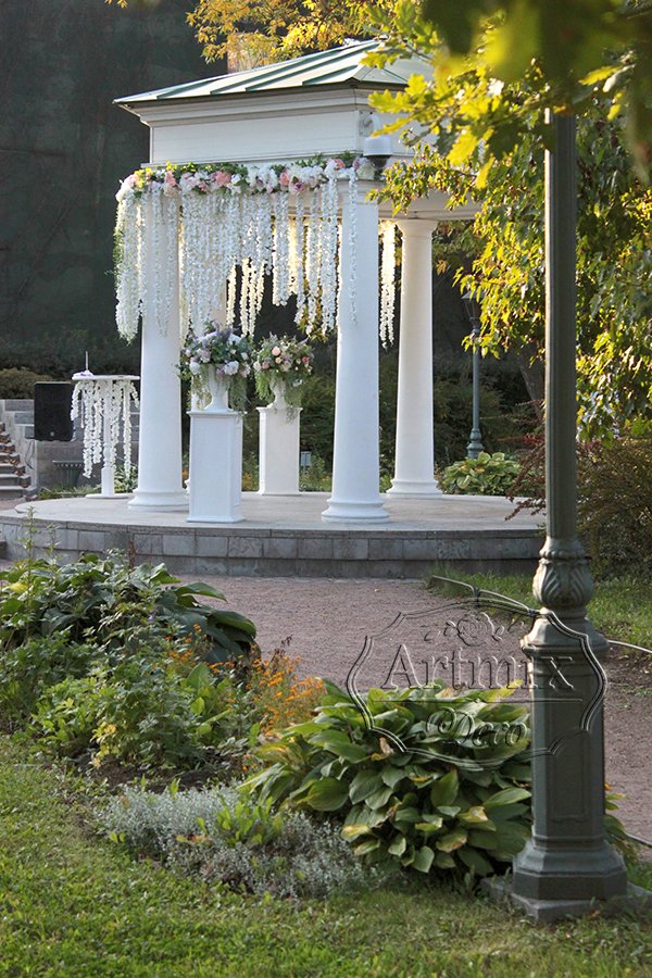 Оформление свадебной церемонии в Польском саду при музеи-Усадьбы Державина