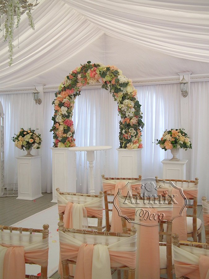 Свадебная арка в цветах