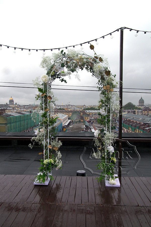Свадебная церемония с видом на город