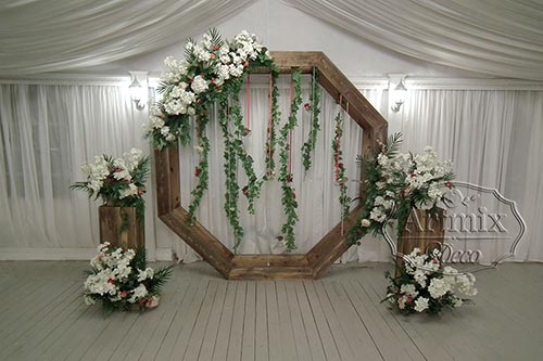 Оформление шестигранной свадебной арки