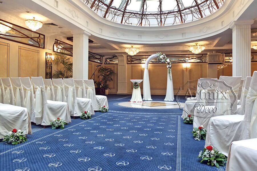 Оформление свадебной церемонии в отеле Амбассадор