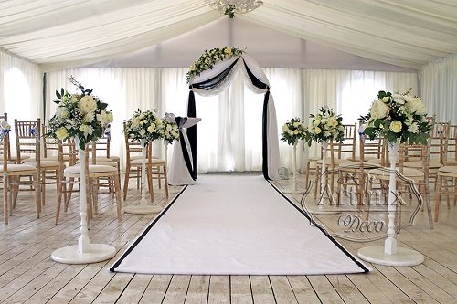 Свадебная церемония в черно-белом цвете
