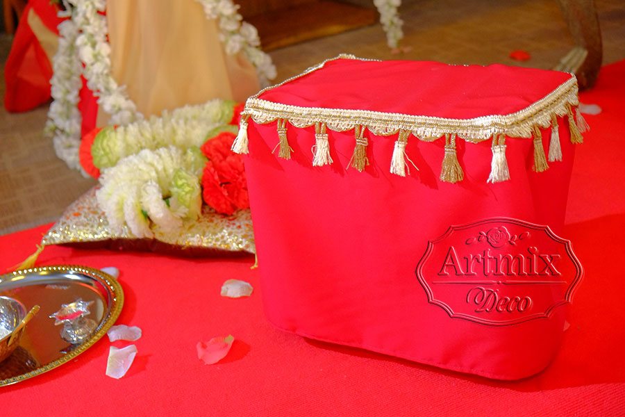 Красный цвет в оформлении свадьбы по индийской традиции