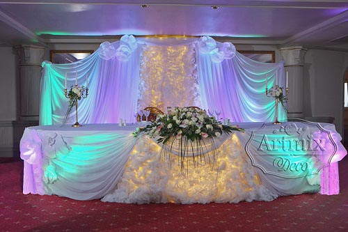 Оформление свадебного стола в ультрафиолетовом тоне