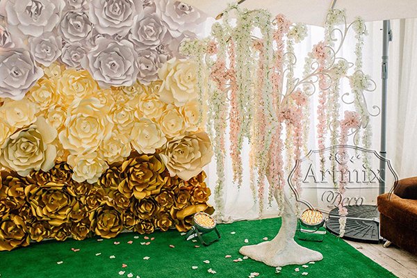 Свадебный декор для фотосессии • Декоративное дерево пожеланий с цветами