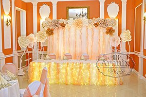 Персиковый цвет на свадьбе