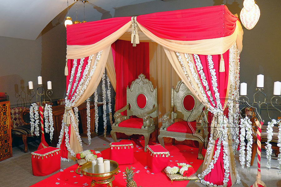 Свадьба в индийском стиле под шатром в ресторане Namaste / Намасте