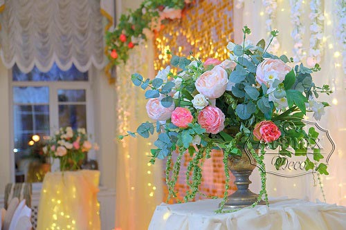Свадебные аксессуары - ваза с цветами или перьями