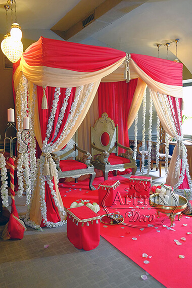 Свадьба в индийском стиле под шатром в ресторане "Namaste"